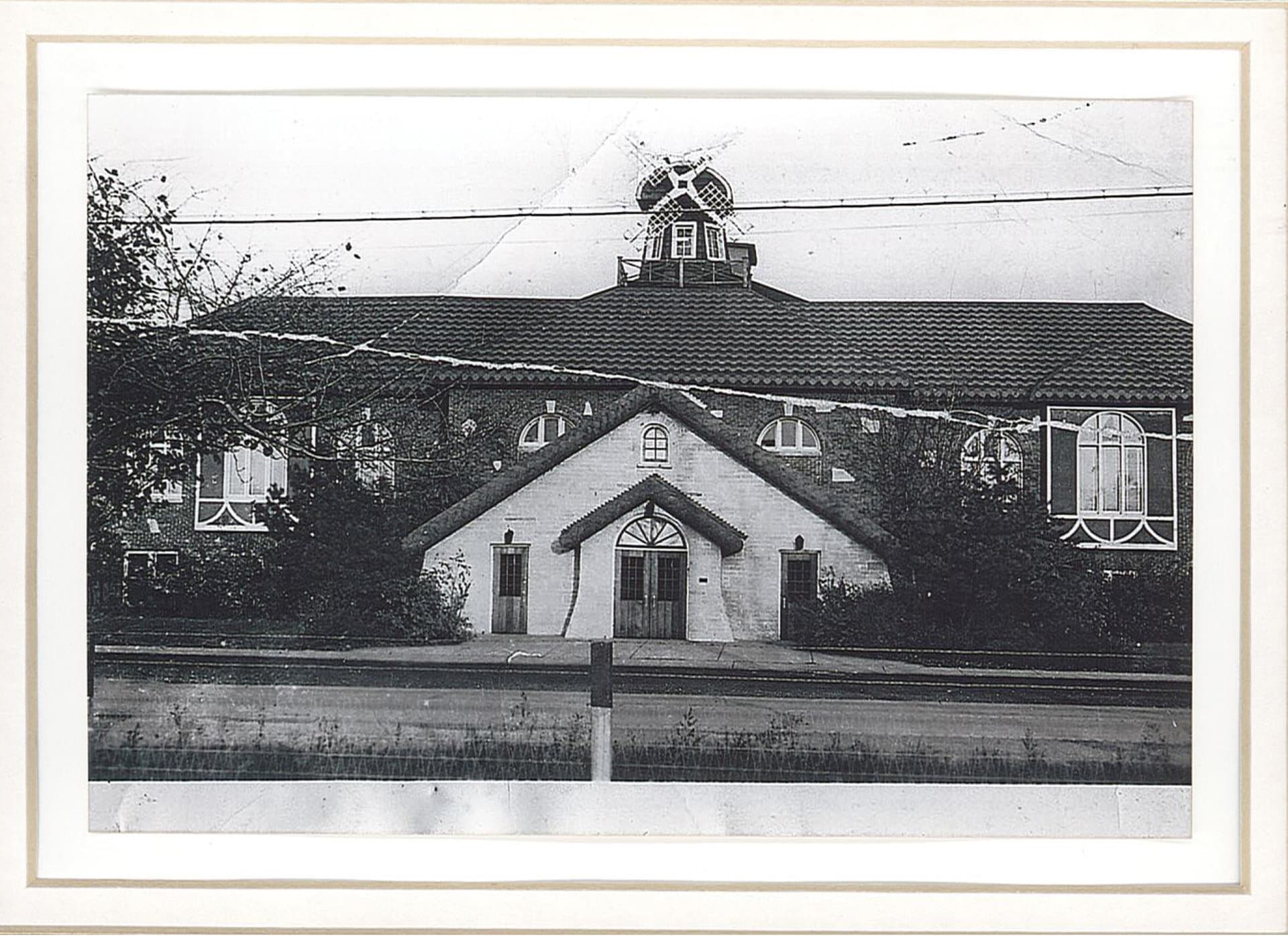 History old image of Melody Mill showing the restaurant with some creases in the photo.